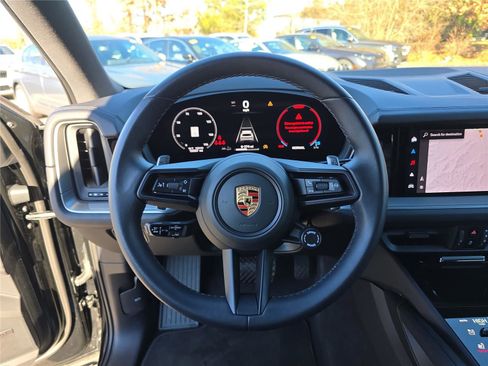 Used 2024 Porsche Cayenne image 31