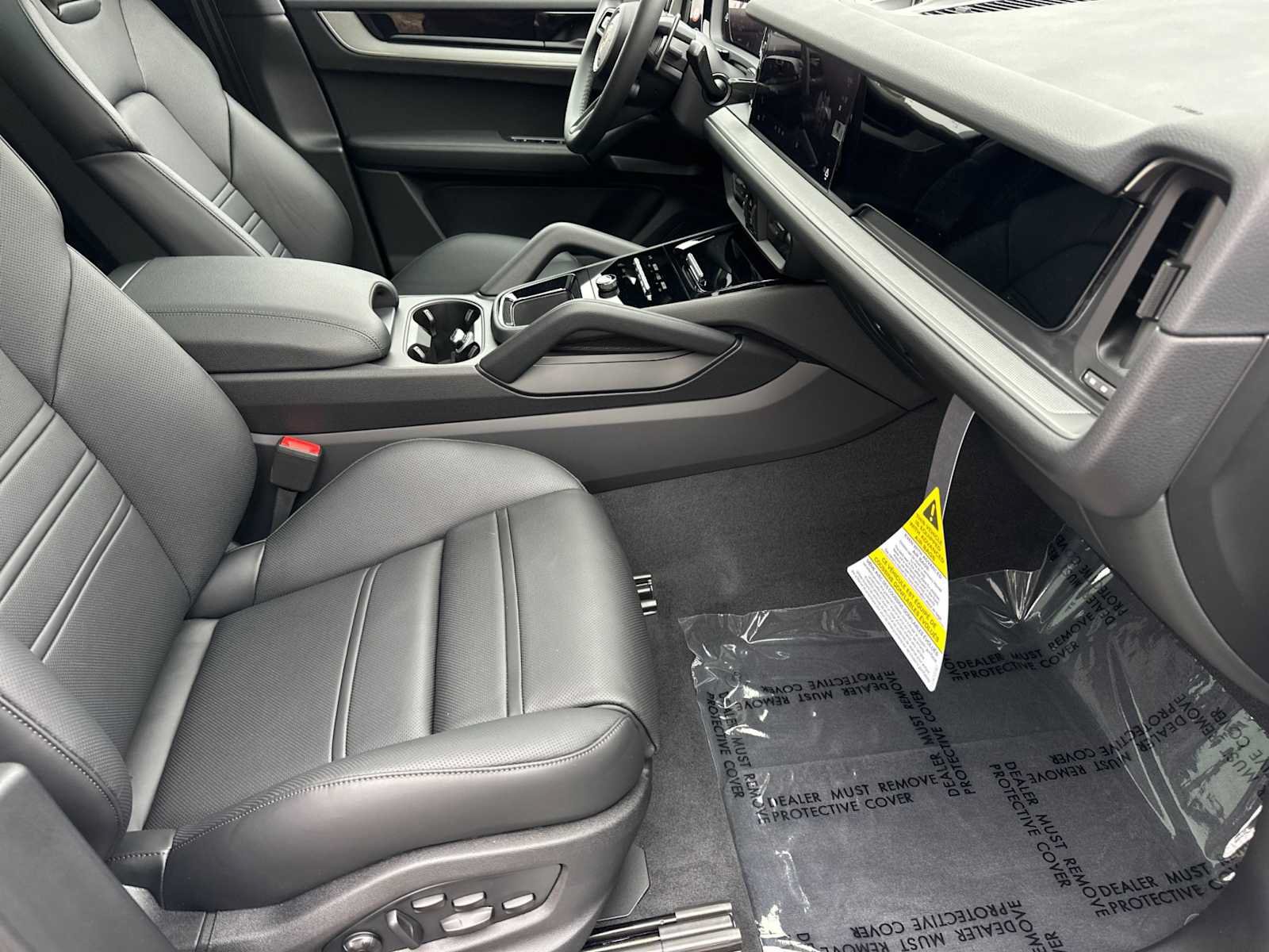 New 2025 Porsche Cayenne Coupe AWD/4WD image 17