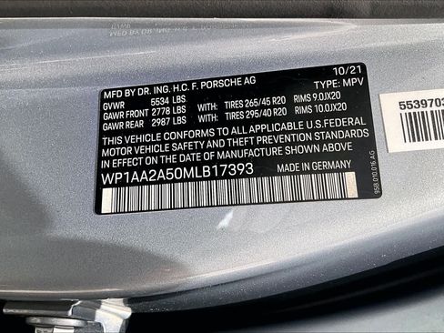 Used 2021 Porsche Macan AWD/4WD image 38