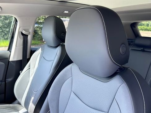 New 2026 Volkswagen Tiguan SE FWD image 10