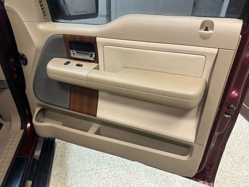 Used 2004 Ford F150 Lariat image 11
