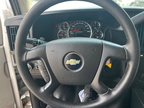Used 2016 Chevrolet Express 3500 Extended RWD image 17