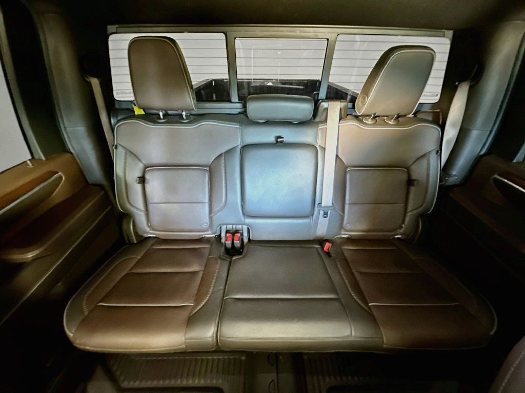 Used 2024 GMC Sierra 3500 Denali w/ Technology Package AWD/4WD image 8