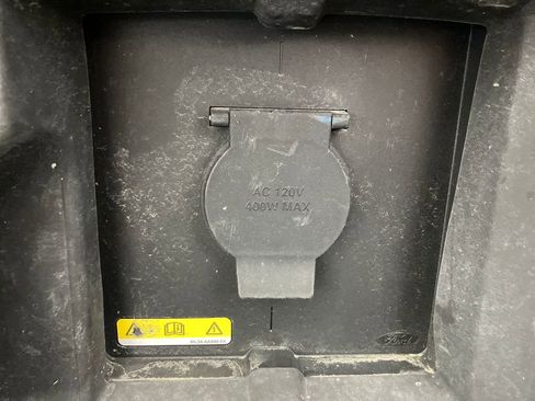 Certified 2022 Ford F150 Lariat w/ Equipment Group 502A High image 30