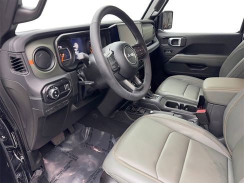 Used 2025 Jeep Gladiator Mojave w/ Safety Group image 50