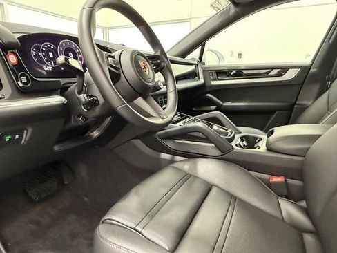 Certified 2026 Porsche Cayenne Coupe AWD/4WD image 4