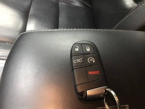 Used 2017 Jeep Grand Cherokee Limited AWD/4WD image 9