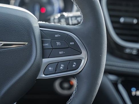 New 2026 Chrysler Pacifica Select image 34