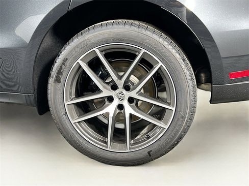 New 2026 Porsche Macan image 33