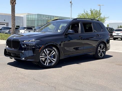 Used 2024 BMW X7 xDrive40i w/ M Sport Package AWD/4WD image 2