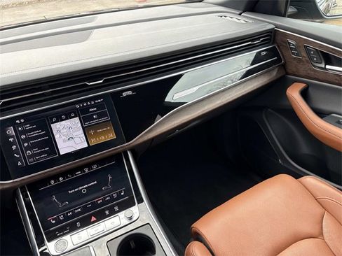 Used 2025 Audi Q8 Prestige image 15