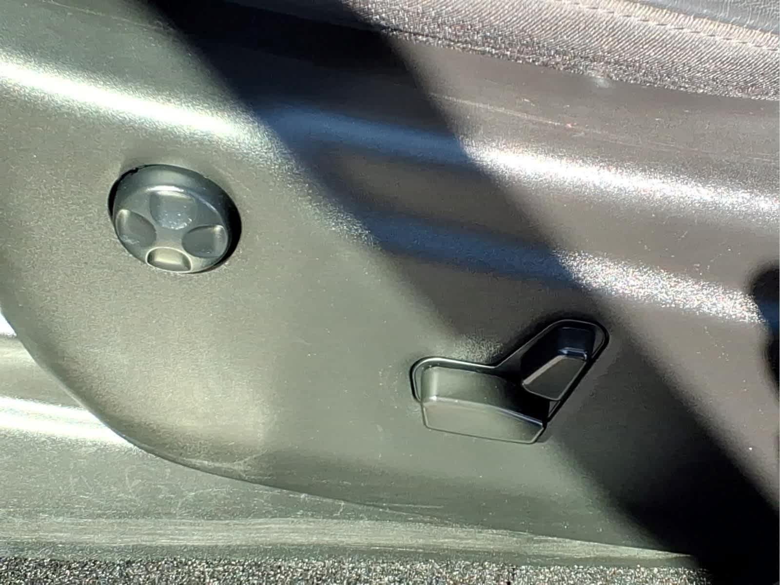 Used 2021 Jeep Grand Cherokee Limited AWD/4WD image 19