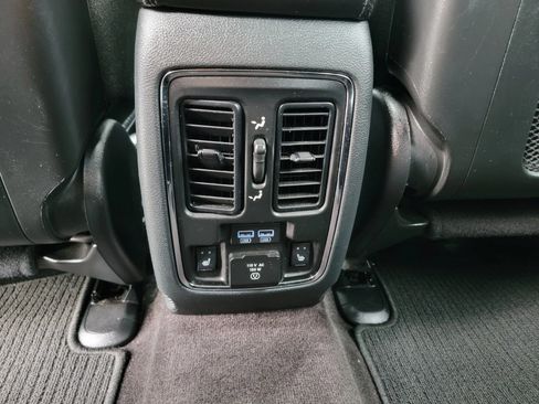 Used 2018 Jeep Grand Cherokee Limited AWD/4WD image 26