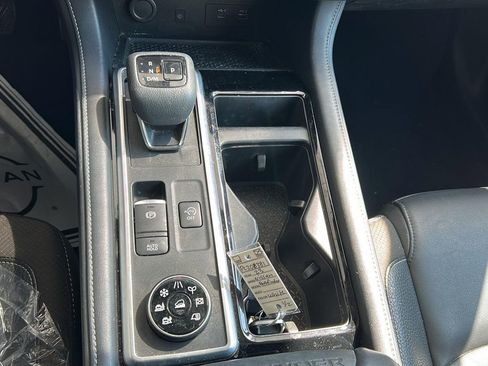 Used 2023 Nissan Pathfinder SL image 6