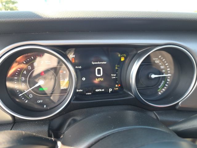 Used 2023 Jeep Wrangler Unlimited w/ Sun & Screen Package AWD/4WD image 16