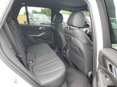 Used 2022 BMW X5 xDrive40i w/ Premium Package AWD/4WD image 23