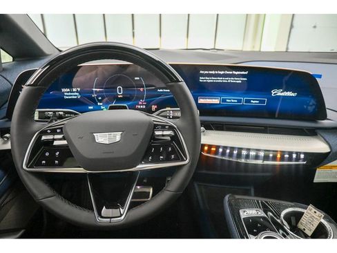 New 2026 Cadillac Optiq Luxury 2 image 21