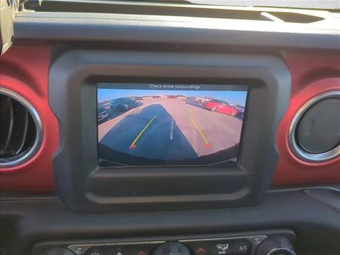 Used 2019 Jeep Wrangler Rubicon w/ Steel Bumper Group image 18