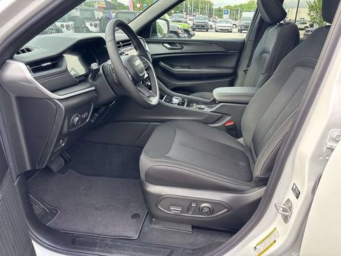 New 2026 Jeep Grand Cherokee Laredo X AWD/4WD image 7