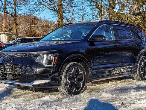 Certified 2024 Kia Niro Wind w/ Wind Preserve Package image 3