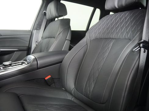 Used 2027 BMW X7 xDrive40i w/ M Sport Package AWD/4WD image 10