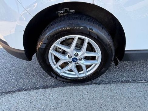 Certified 2022 Ford Edge SEL image 9