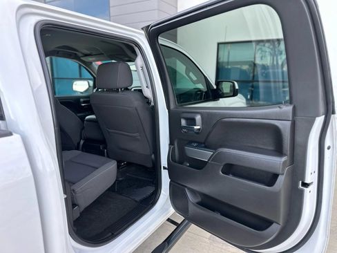 Used 2018 Chevrolet Silverado 1500 LT w/ LT Eassist Package AWD/4WD image 17