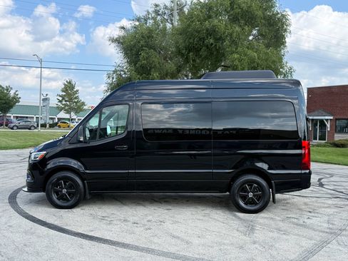 Used 2021 Mercedes-Benz Sprinter 2500 image 6