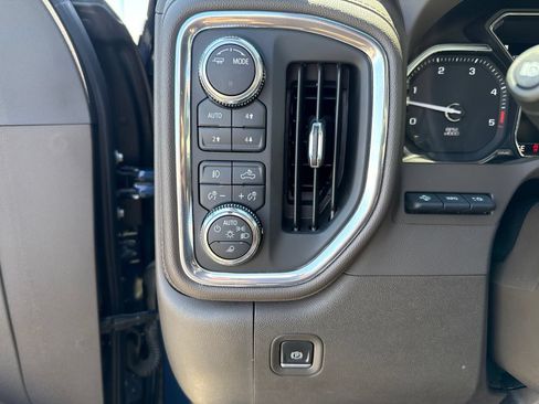 Used 2023 GMC Sierra 3500 Denali w/ Denali Ultimate Package AWD/4WD image 26
