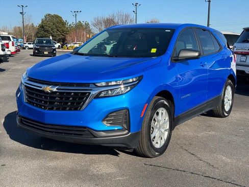 Used 2024 Chevrolet Equinox LS w/ LS Convenience Package image 7