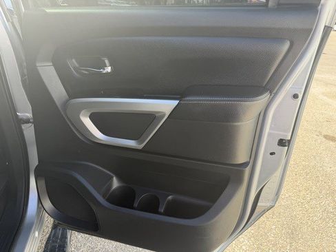 Used 2019 Nissan Titan PRO-4X image 19