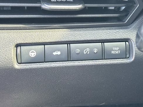 Used 2023 Nissan Altima 2.5 SV w/ SV Premium Package FWD image 22