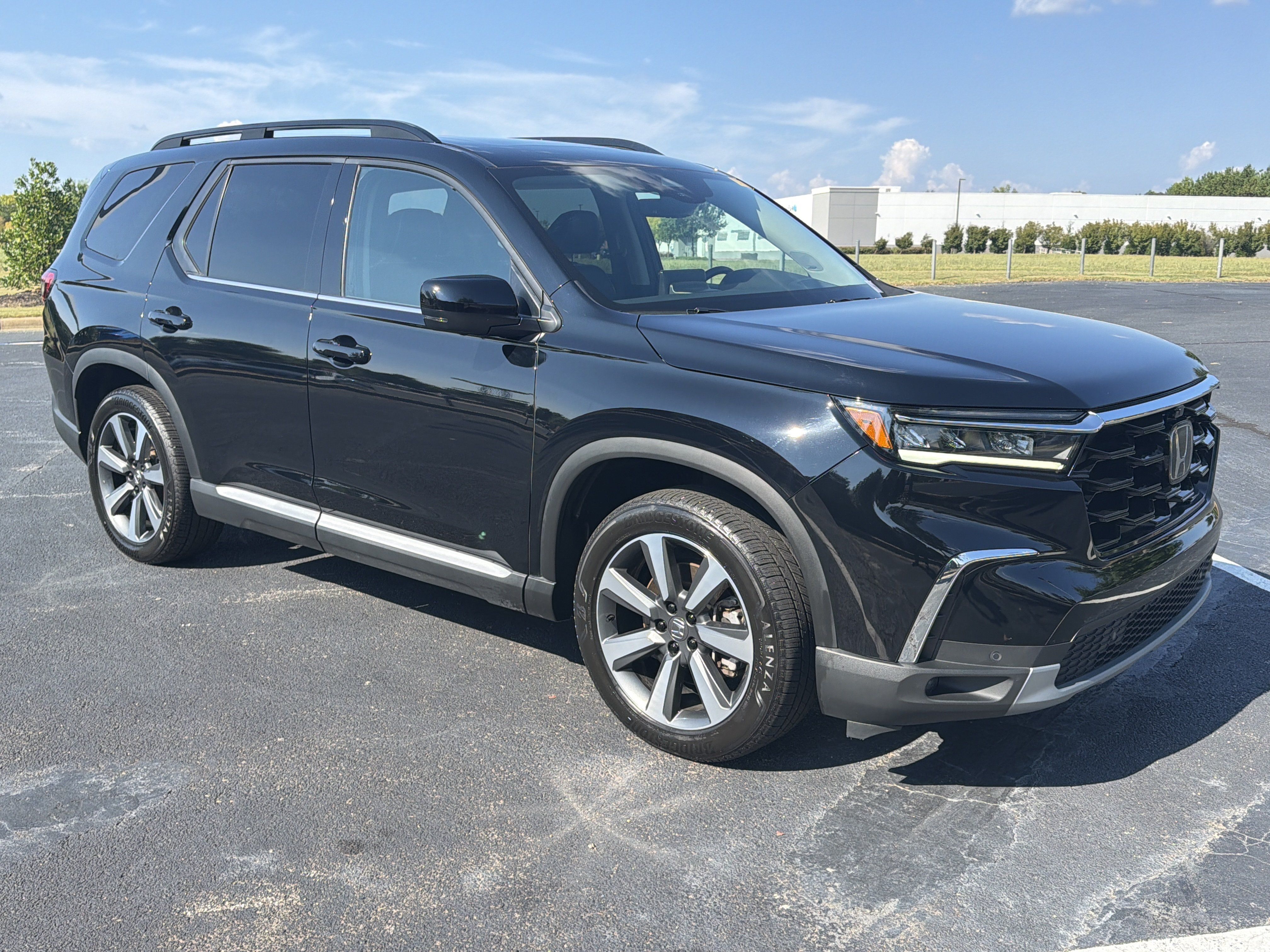 Used 2024 Honda Pilot Elite image 2