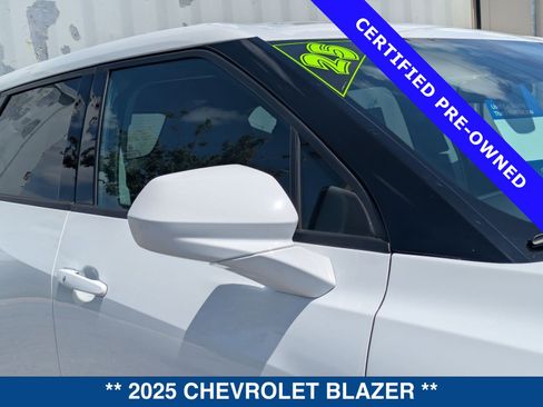 Used 2025 Chevrolet Blazer LT FWD image 11