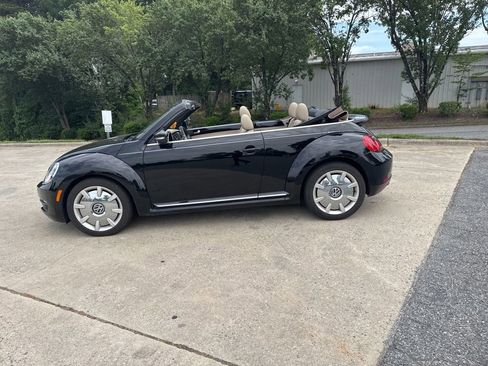 Used 2013 Volkswagen Beetle 2.5 FWD image 12