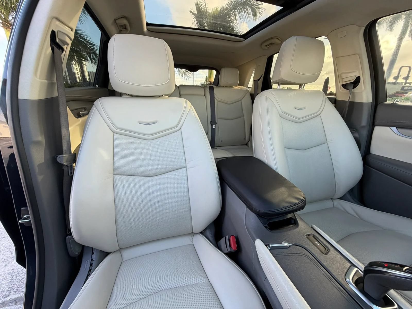 Used 2017 Cadillac XT5 Luxury w/ Driver Awareness Package FWD image 46
