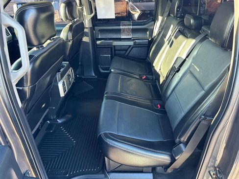 Used 2017 Ford F250 Lariat w/ Chrome Package image 12