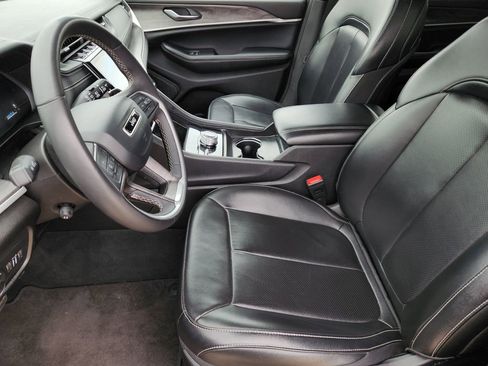 Used 2024 Jeep Grand Cherokee L Limited w/ Luxury Tech Group II AWD/4WD image 20