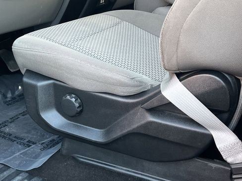 Used 2019 Ford F150 XLT image 12