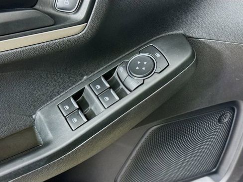 Certified 2022 Ford Escape SE w/ Cold Weather Package image 18