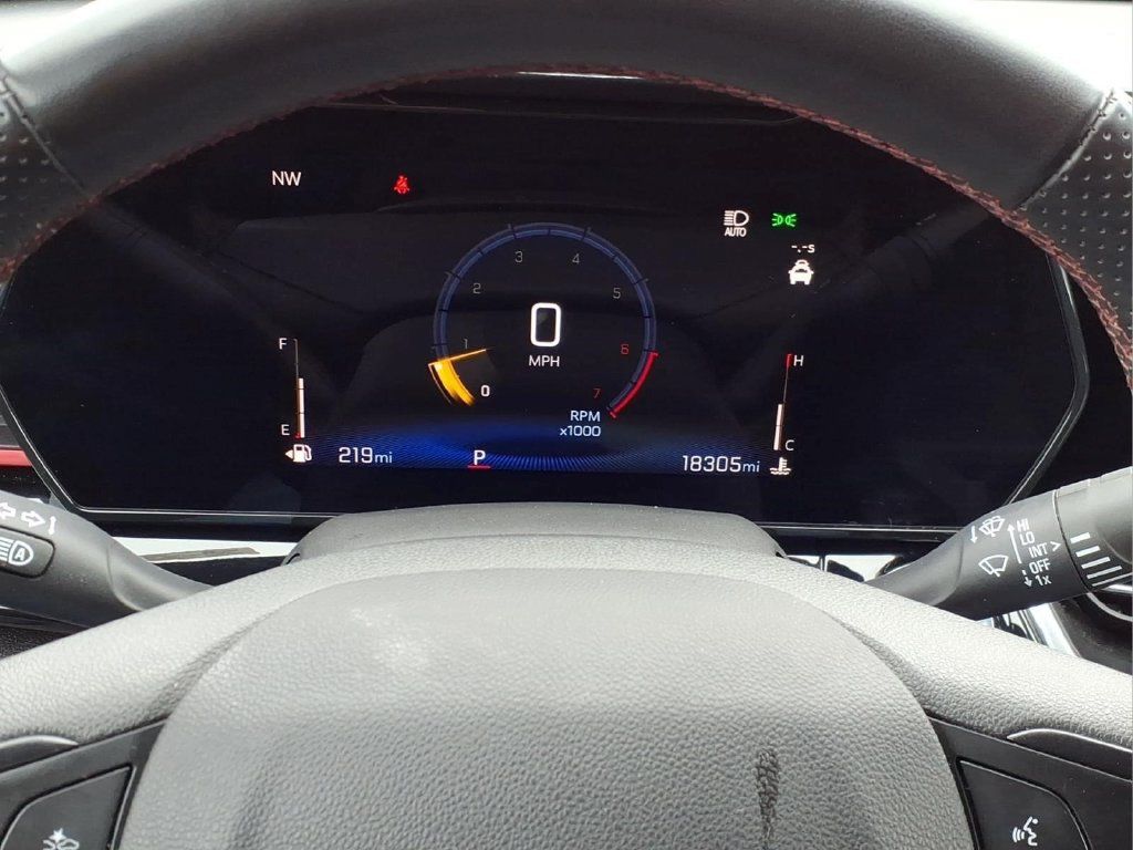 Used 2024 Chevrolet Trax RS w/ Driver Confidence Package FWD image 18