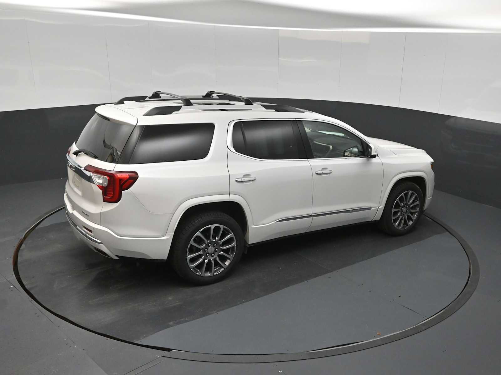 Used 2022 GMC Acadia Denali w/ Denali Ultimate Package AWD/4WD image 12