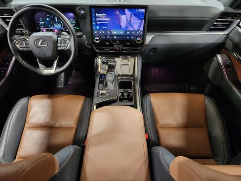 Used 2024 Lexus GX 550 w/ Accessory Package (Z1) image 45