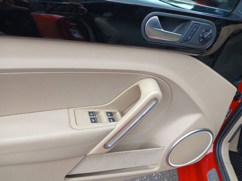 Used 2014 Volkswagen Beetle R-Line image 12