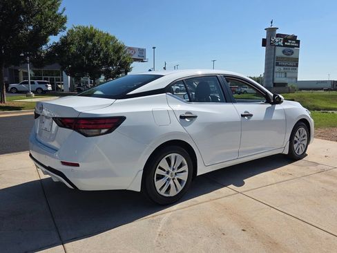 Used 2024 Nissan Sentra S FWD image 11