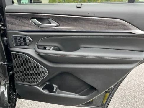 New 2025 Jeep Grand Cherokee L Overland w/ Luxury Tech Group IV image 36