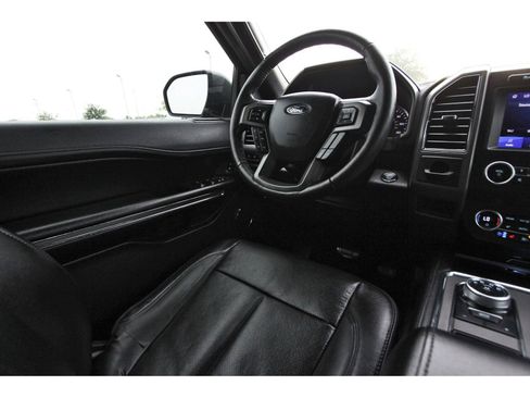 Used 2020 Ford Expedition XLT w/ Equipment Group 202A RWD image 11
