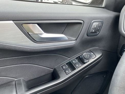 Used 2023 Ford Escape Platinum image 28