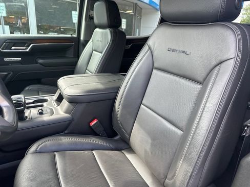 Used 2025 GMC Sierra 1500 Denali w/ Denali Reserve Package AWD/4WD image 14