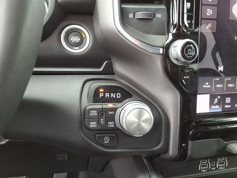 Used 2025 RAM 1500 Laramie image 12